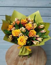 Букет цветов из:  Альстромерии и Розы в Кормиловке