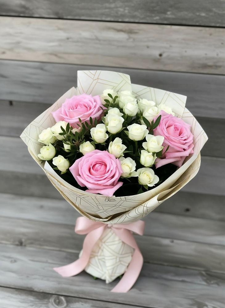 Букет цветов из: Розы в Кормиловке
