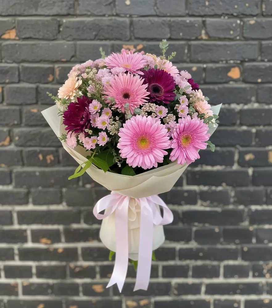 Букет цветов из: Герберы и Хризантемы в Кормиловке