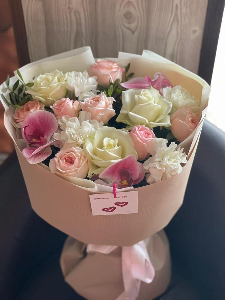 Букет цветов из: Орхидеи, Розы и Гвоздики в Кормиловке