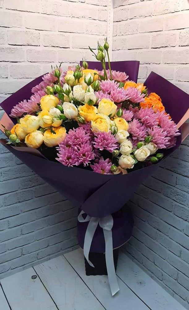 Букет цветов из: Хризантемы и Розы в Кормиловке