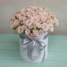 Цветочная композиция из Розы в шляпной коробке в Кормиловке