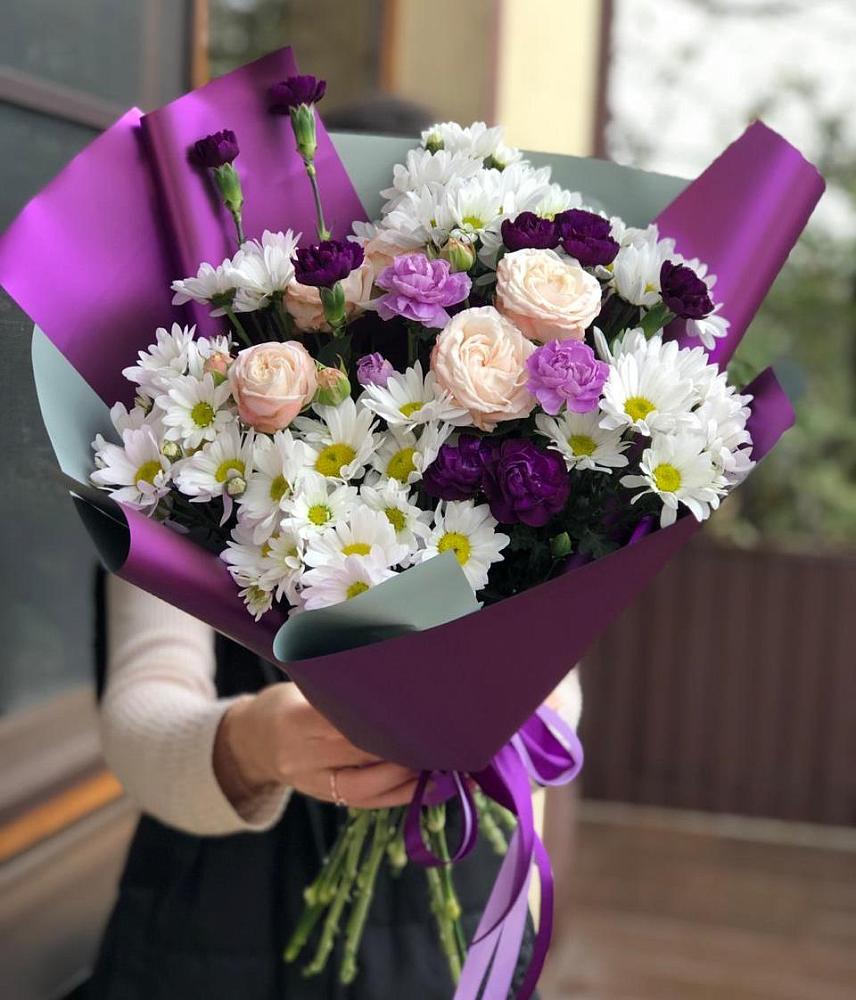 Букет цветов из: Хризантемы, Гвоздики и Розы в Кормиловке