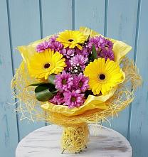 Букет цветов из:  Хризантемы и Герберы в Кормиловке