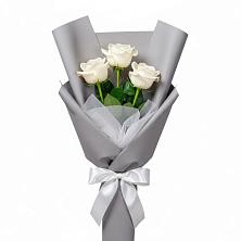 Букет 3 белые розы в Кормиловке