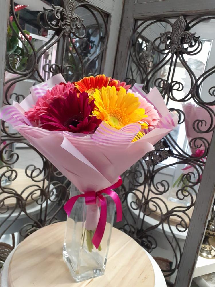 Букет цветов из: Герберы в Кормиловке