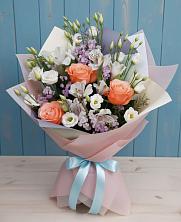 Букет цветов из:  Лизиантусы, Розы, Альстромерии и Гипсофила в Кормиловке