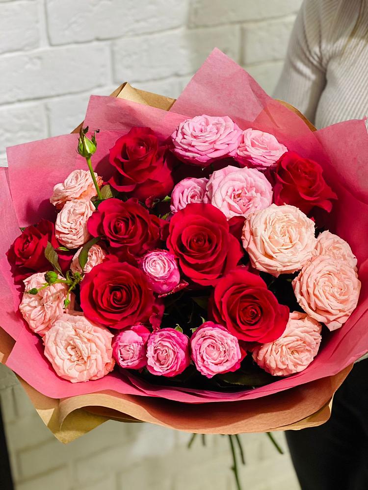 Букет цветов из: Розы в Кормиловке