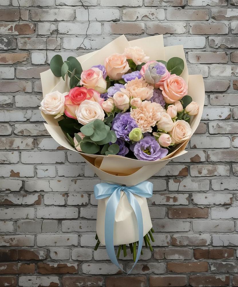 Букет цветов из: Розы, Лизиантусы и Гвоздики в Кормиловке