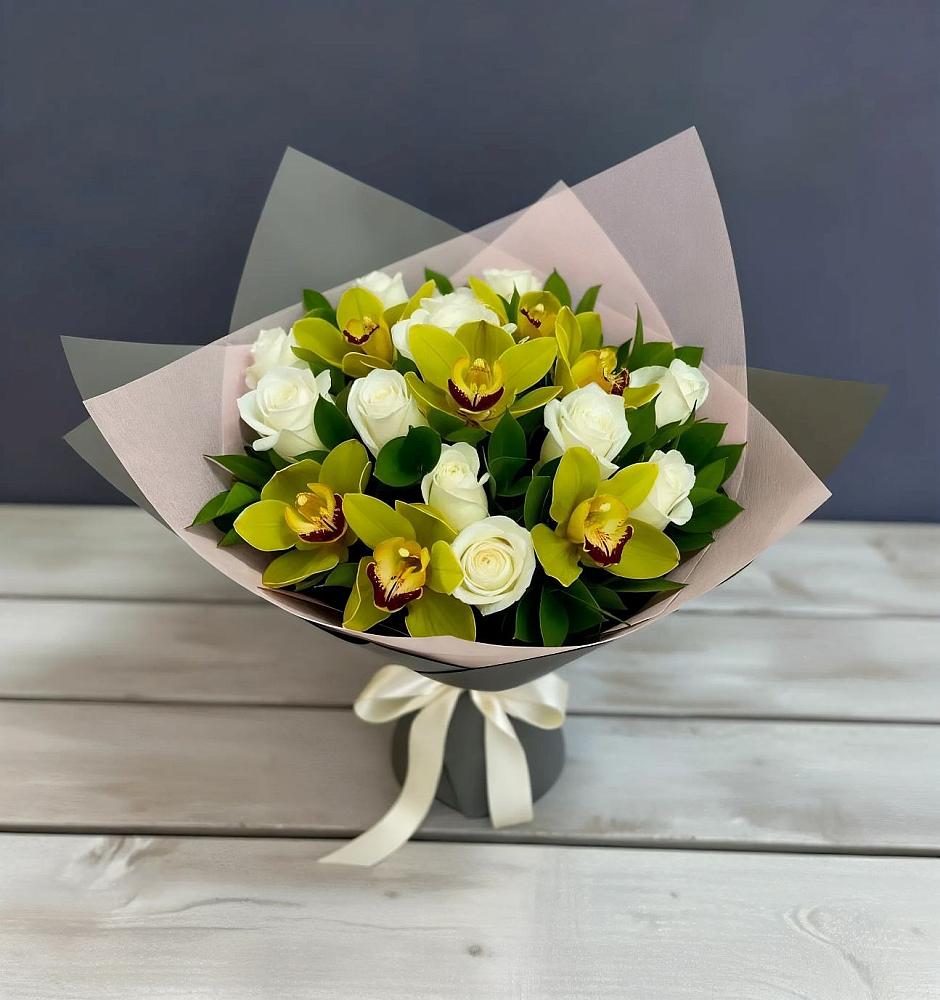 Букет цветов из: Орхидеи и Розы в Кормиловке