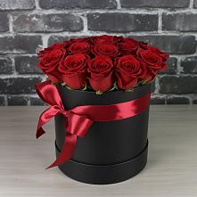 Цветочная композиция из Розы в шляпной коробке в Кормиловке