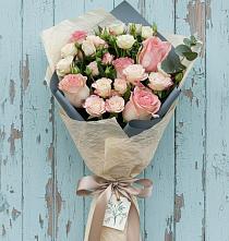 Букет цветов из:  Розы в Кормиловке