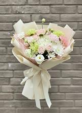 Букет цветов из:  Гвоздики, Розы, Лизиантусы и Хризантемы #REPLACE_PRED# Кормиловке