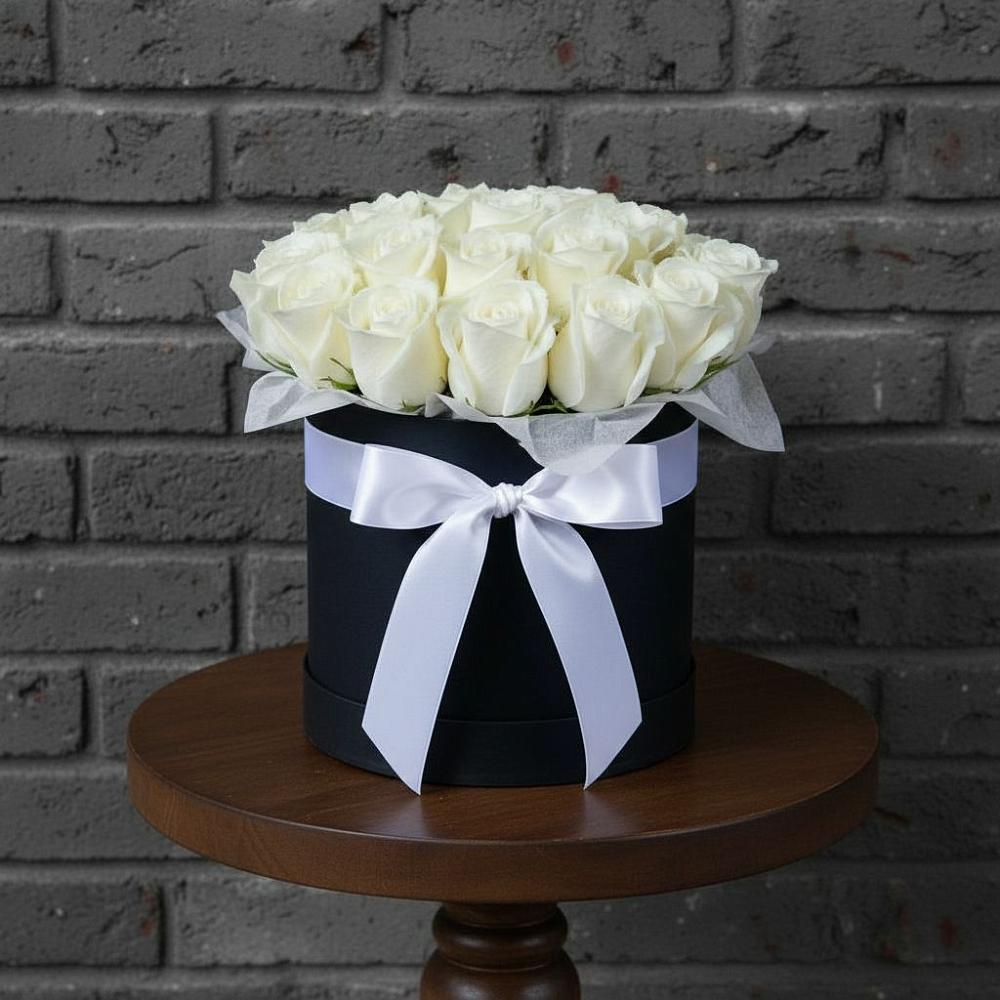 Цветочная композиция из Розы в шляпной коробке в Кормиловке