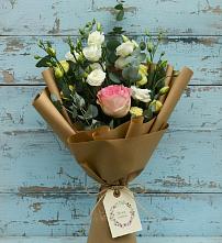 Букет цветов из:  Розы и Лизиантусы в Кормиловке