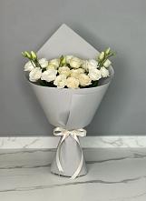 Букет цветов из:  Розы и Лизиантусы в Кормиловке